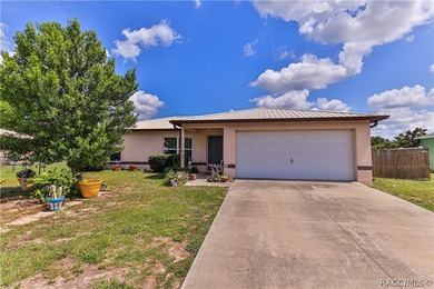 Great price for a great 3-bedroom 2-bath home in Homosassa. The - photo 1