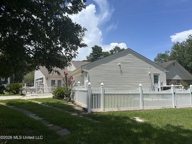 Beautifully maintained and updated home in high and dry area - photo 3