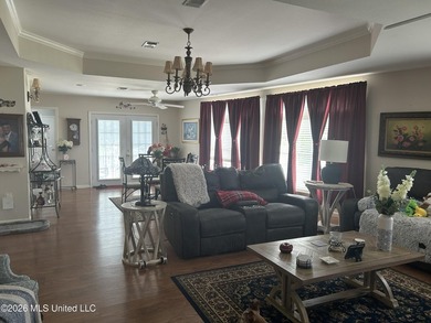 Beautifully maintained and updated home in high and dry area - photo 6
