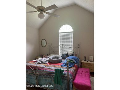 Beautifully maintained and updated home in high and dry area - photo 8
