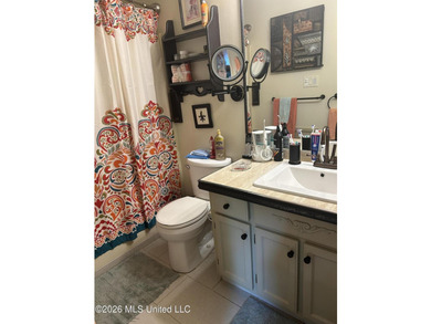 Beautifully maintained and updated home in high and dry area - photo 9