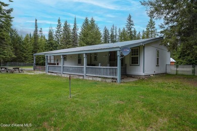 Enjoy peaceful Priest Lake living in this charming, newly - photo 34