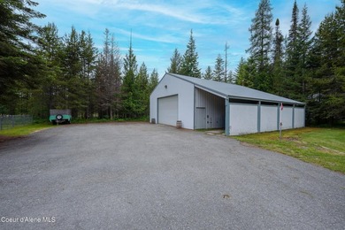Enjoy peaceful Priest Lake living in this charming, newly - photo 39