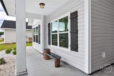 Almost new and waiting for you! four bedrooms? check, 2 baths - photo 4