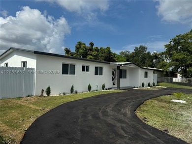 BUY THIS BEAUTIFULLY RENOVATED 5-BEDROOM, 4-BATHROOM - photo 6