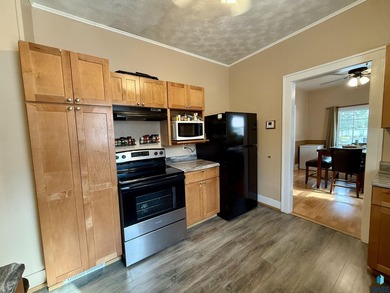 Charming residential property within a commercial lot, ideal for - photo 13