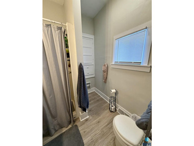 Charming residential property within a commercial lot, ideal for - photo 18