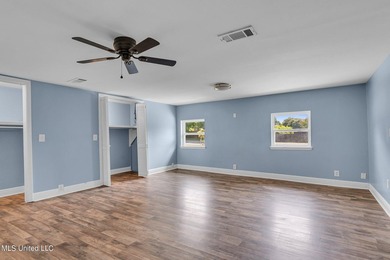 This 3-bedroom, 3-bathroom residence offers the perfect blend of - photo 6