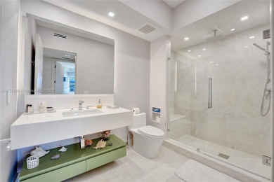 Luxurious and professionally decorated 2 bedroom/2 bathroom unit