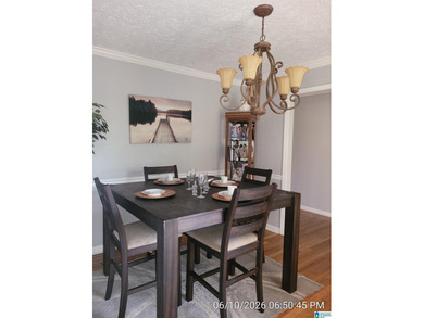 Are you looking for a spacious and flexible layout perfect for - photo 4