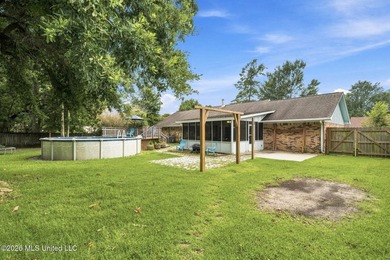 Discover your own private oasis in the charming Heron Bayou - photo 5