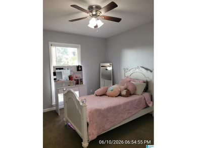 Are you looking for a spacious and flexible layout perfect for - photo 8