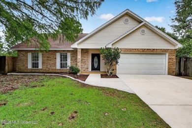 Situated on approximately 0.55 acres in the heart of Diamondhead - photo 1