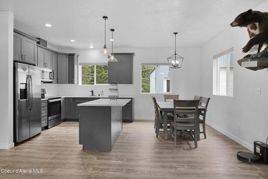 Your Priest Lake getaway awaits! Built just six years ago, this - photo 13