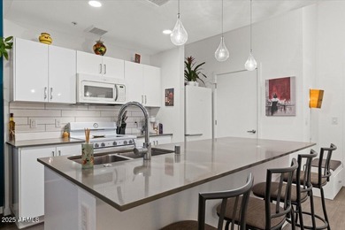 Fantastic modern condo in Roosevelt Row Arts District, in