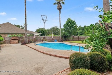 Beautiful home in the desirable Riverwalk Subdivision featuring - photo 7
