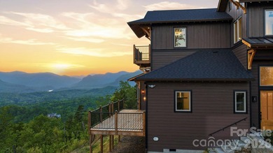 Spectacular views await you from this amazing 3 bedroom, 3.5 - photo 32