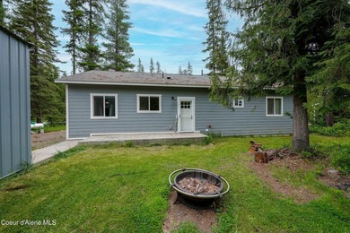 Your Priest Lake getaway awaits! Built just six years ago, this - photo 34