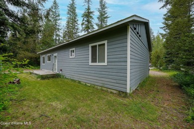 Your Priest Lake getaway awaits! Built just six years ago, this - photo 35