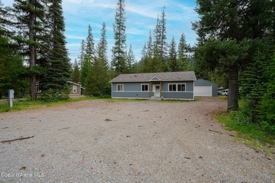 Your Priest Lake getaway awaits! Built just six years ago, this - photo 40