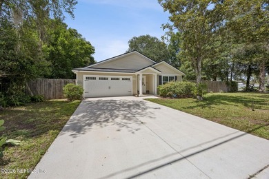 Well-maintained 3-bedroom, 2-bath home built in 2018, offering 1 - photo 2