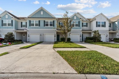 Lake Townhome/Townhouse For Sale in Jacksonville, Florida