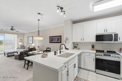Updated condo in the exclusive gated community of Rarity - photo 11