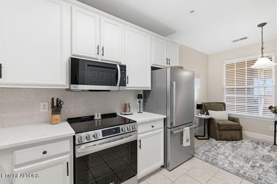 Updated condo in the exclusive gated community of Rarity - photo 13