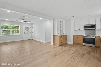 Two Primary Suites! Fully Renovated... loooks and feels - photo 5
