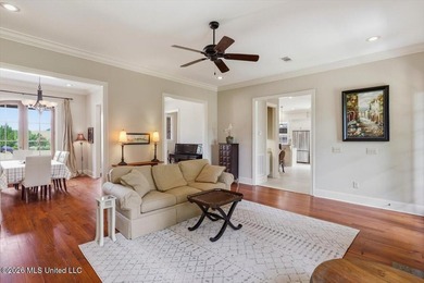 Welcome to this beautiful French Acadian home in the prestigious - photo 3