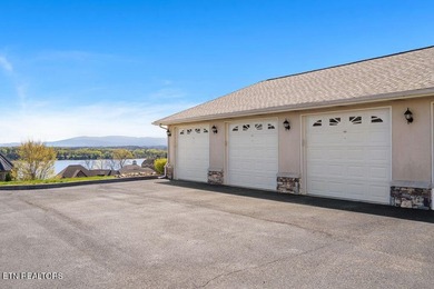 Updated condo in the exclusive gated community of Rarity - photo 36