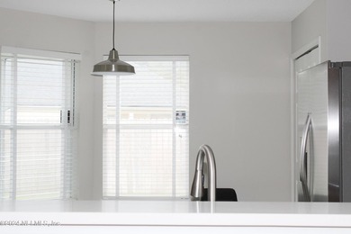 PRICED TO SELL on this immaculate & move-in ready home. Several - photo 3