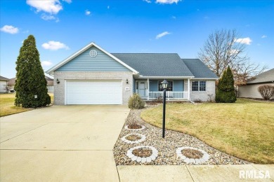 Lake Home For Sale in Pekin, Illinois