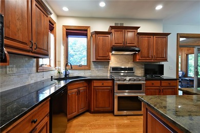 High quality craftmanship and custom design highlight this - photo 12