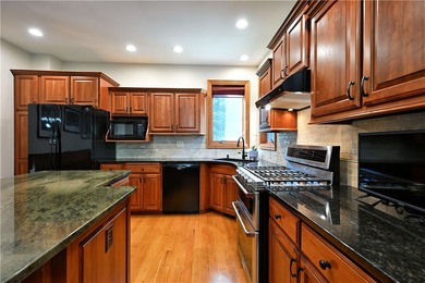 High quality craftmanship and custom design highlight this - photo 13