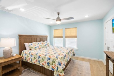 Welcome to LITTLE BAY LANDING, a beautifully renovated 24-unit - photo 14