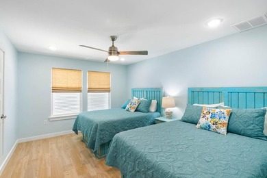 Welcome to LITTLE BAY LANDING, a beautifully renovated 24-unit - photo 17