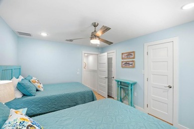 Welcome to LITTLE BAY LANDING, a beautifully renovated 24-unit - photo 18