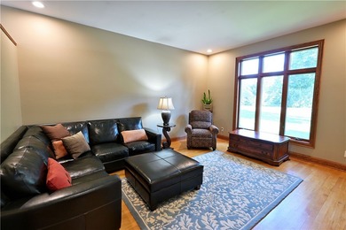 High quality craftmanship and custom design highlight this - photo 18