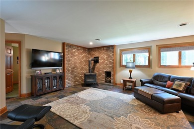 High quality craftmanship and custom design highlight this - photo 37