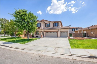 Welcome to the highly sought-after Menifee Lakes community in - photo 2