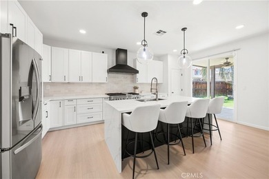 Welcome to the highly sought-after Menifee Lakes community in - photo 5