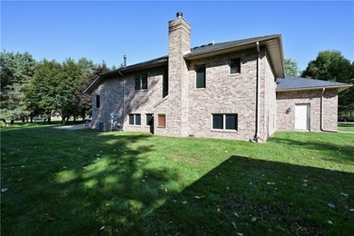 High quality craftmanship and custom design highlight this - photo 51