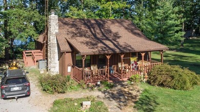 Welcome to a perfect getaway or year around lake home! This - photo 2