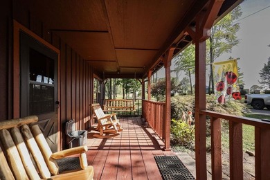 Welcome to a perfect getaway or year around lake home! This - photo 4