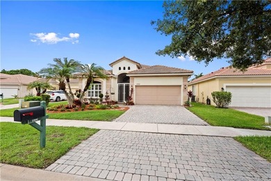 Beautiful 4Bed 2.5Bath 2-car garage on a quiet cul-de-sac - photo 3