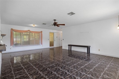Nestled on approximately 1.6 acres in Homosassa, this charming - photo 5