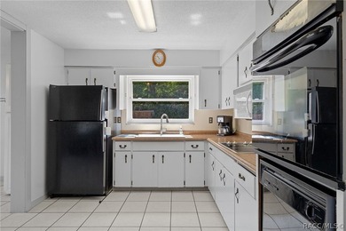 Nestled on approximately 1.6 acres in Homosassa, this charming - photo 8