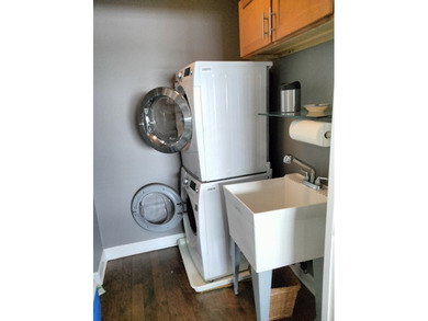 The Upper East Side meets Lake Shore Drive in this well-situated