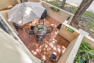 Beautifully maintained two-story residence offering 2 bedrooms - photo 3